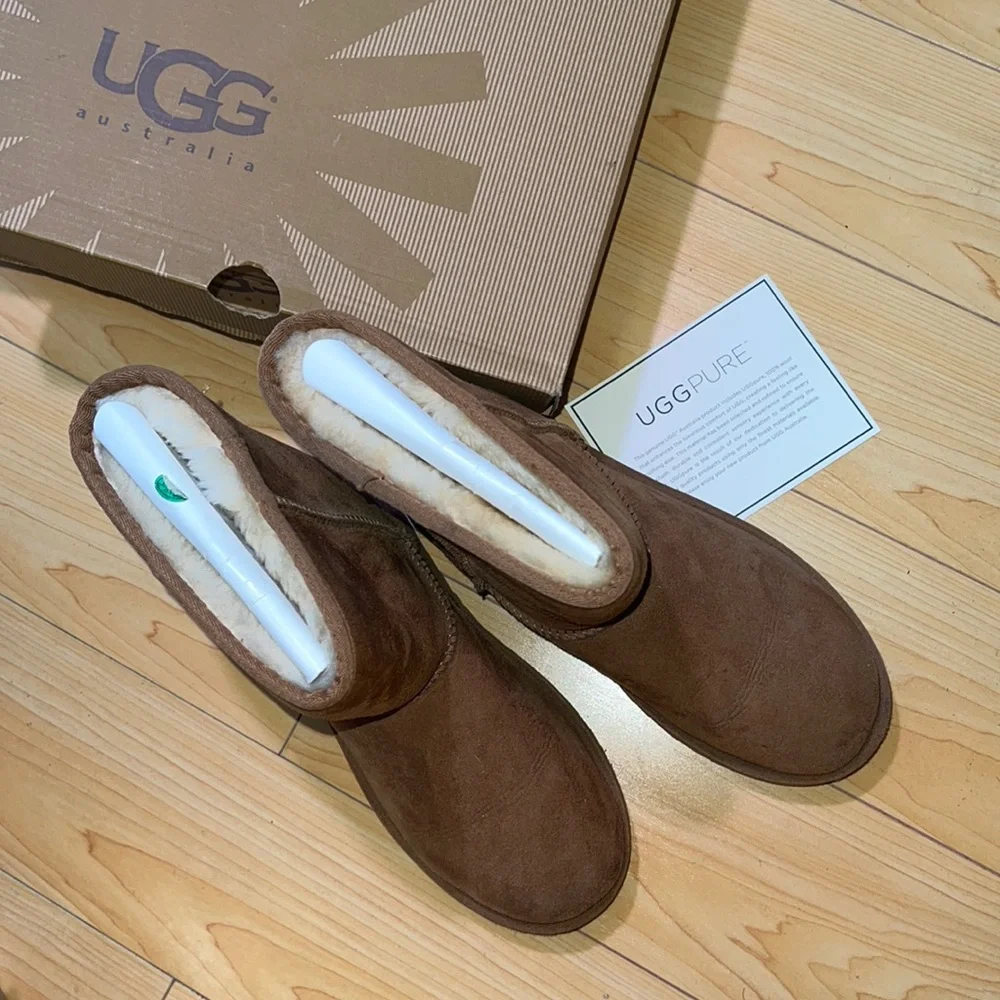 UGG Classic Boot - Picture 4 of 8
